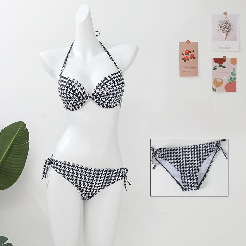 Completo Bikini Fantasia Pied de Poule | Top Push Up Halter Bianco Nero & Slip con Laccetti | Costume da Bagno Due Pezzi Stampa Retrò da Donna