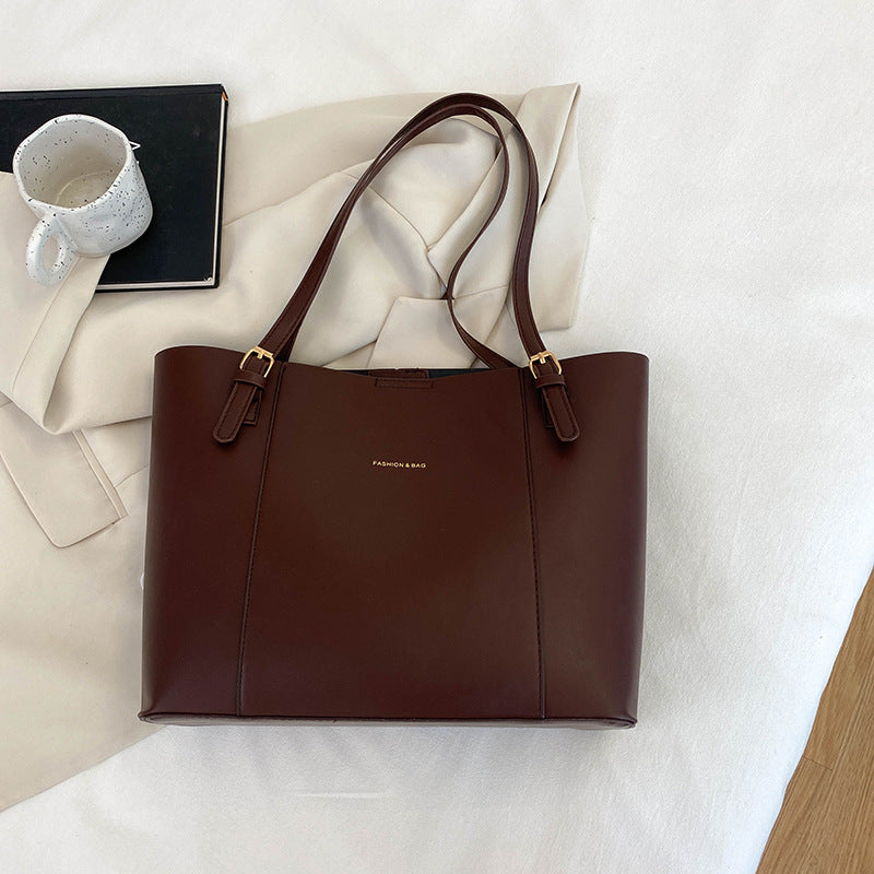 Schwarze Ledertasche – Klassische, strukturierte Schultertasche mit goldfarbenen Beschlägen | Große Business-Handtasche für Damen