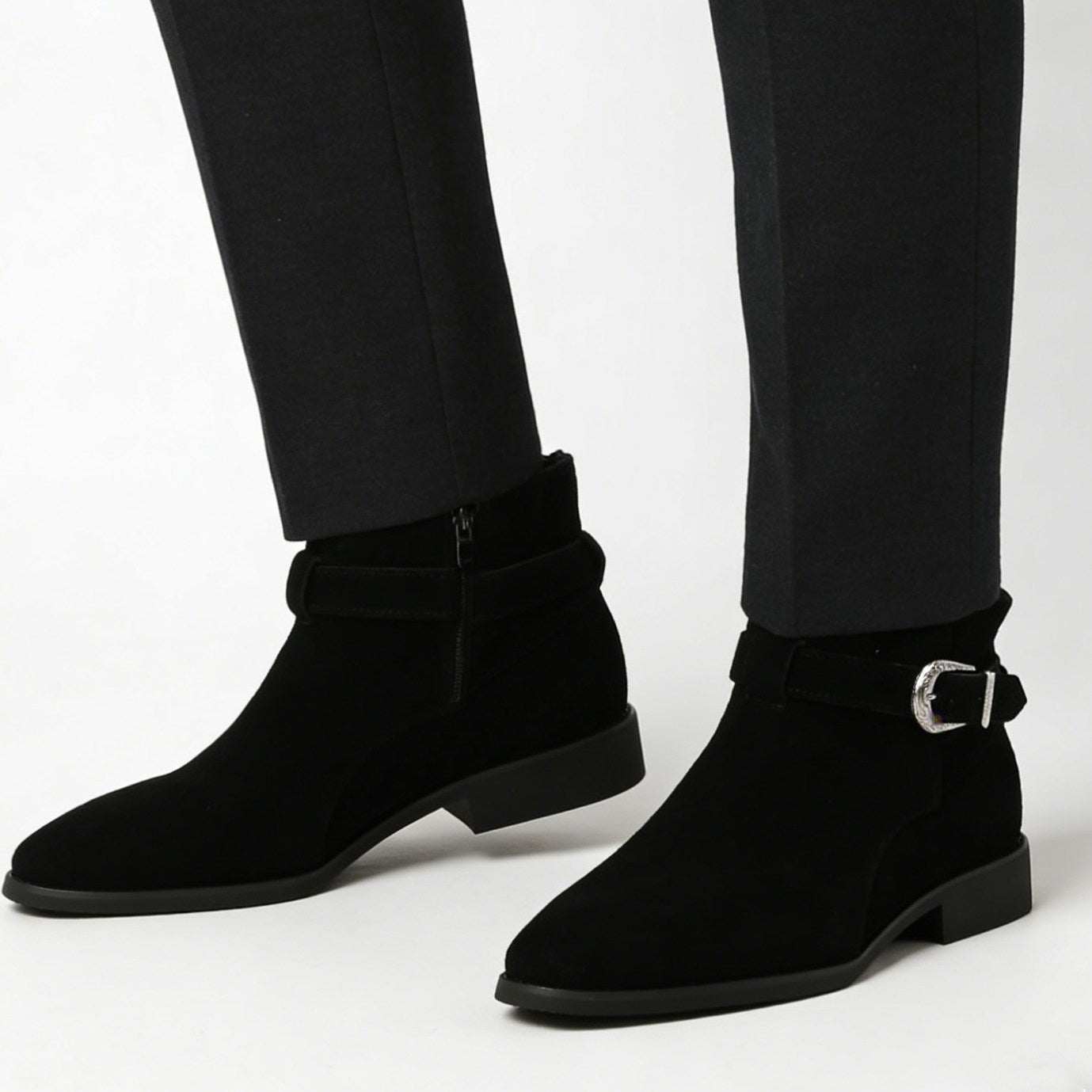 Braune Wildleder-Ankle-Boots für Herren | Chelsea-Boots mit silbernem Schnallenriemen und seitlichem Reißverschluss