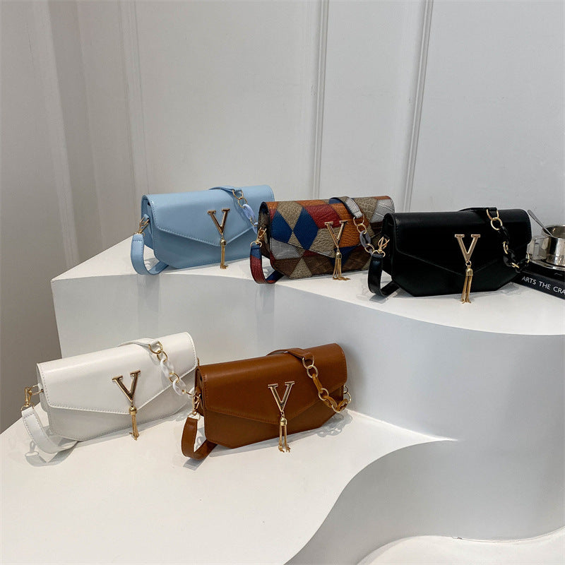 White Leather Shoulder Bag with V Logo - Envelope Flap Crossbody with Chain & Tassel Detail | Designer Inspired Handbag