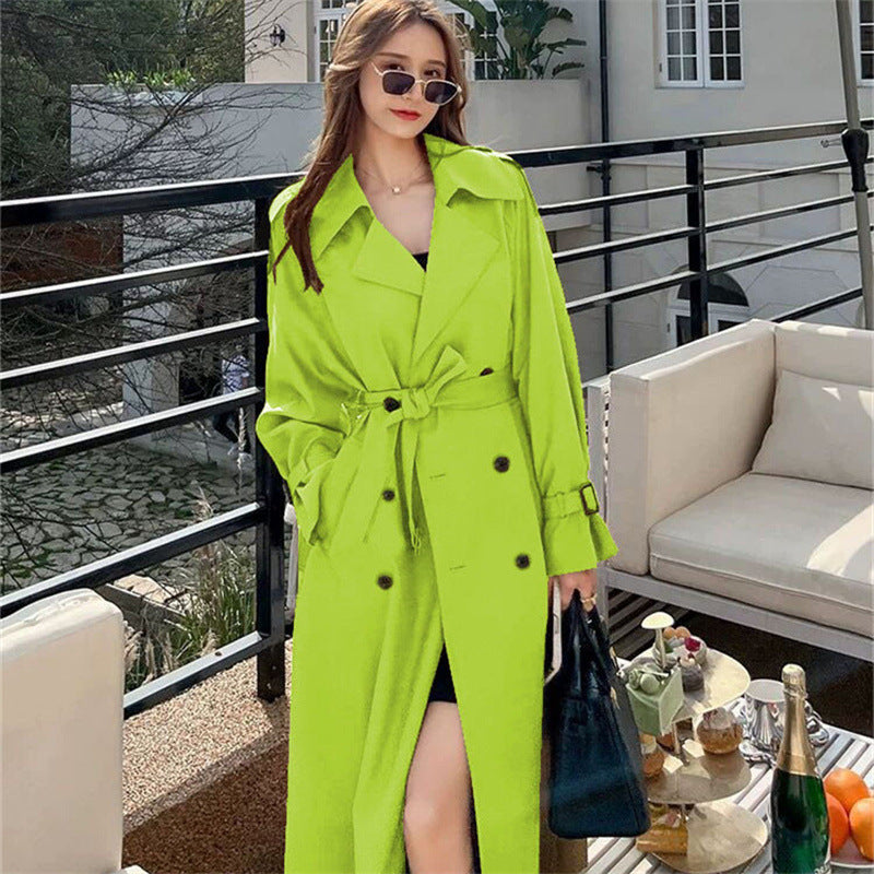 Women's Black Long Trench Coat with Belt, Double Breasted Lapel Collar and Midi Length for Fall and Winter