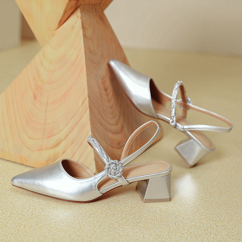 أحذية بكعب عريض مزينة بوردة كريستالية فضية | أحذية نسائية بكعب معدني مدبب للمناسبات