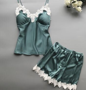 Pigiama da donna in raso malva con stampa cuori bianchi, canotta e pantaloncini con pizzo - Completo da notte in seta a 2 pezzi
