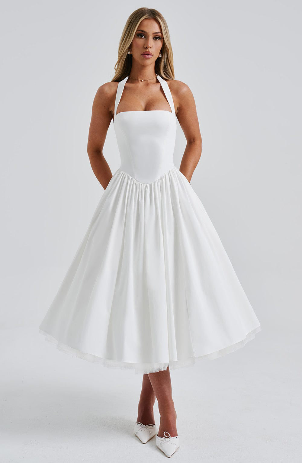 Schwarzes Neckholder-Ballkleid in Midilänge mit Tüllsaum | Vintage A-Linien-Partykleid für Damen
