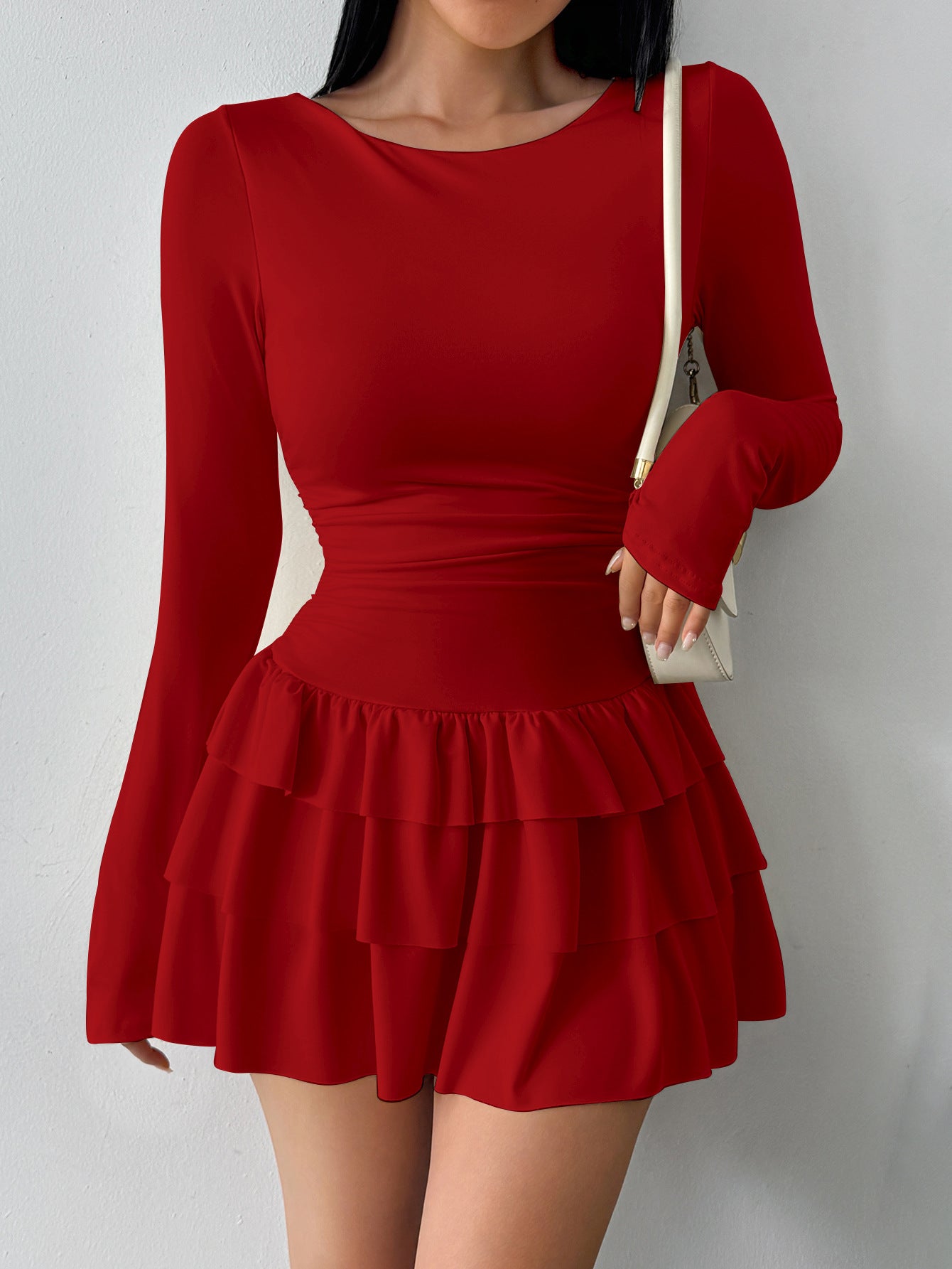 Schwarzes Langarm-Oberteil mit Raffungen und gestuftem Rüschen-Minirock-Set | Zweiteiliges Damen-Outfit | Bodycon Partykleid Co-ord | Elegantes Ausgeh-Outfit