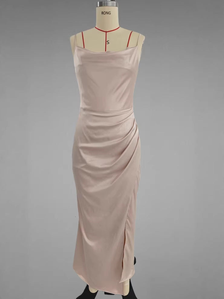 Damen schwarzes Satin Maxikleid mit Wasserfallausschnitt – Spaghettiträger, seitlich gerafft, mit Schlitz – Elegantes figurbetontes Abendkleid für Hochzeit, Party & besondere Anlässe