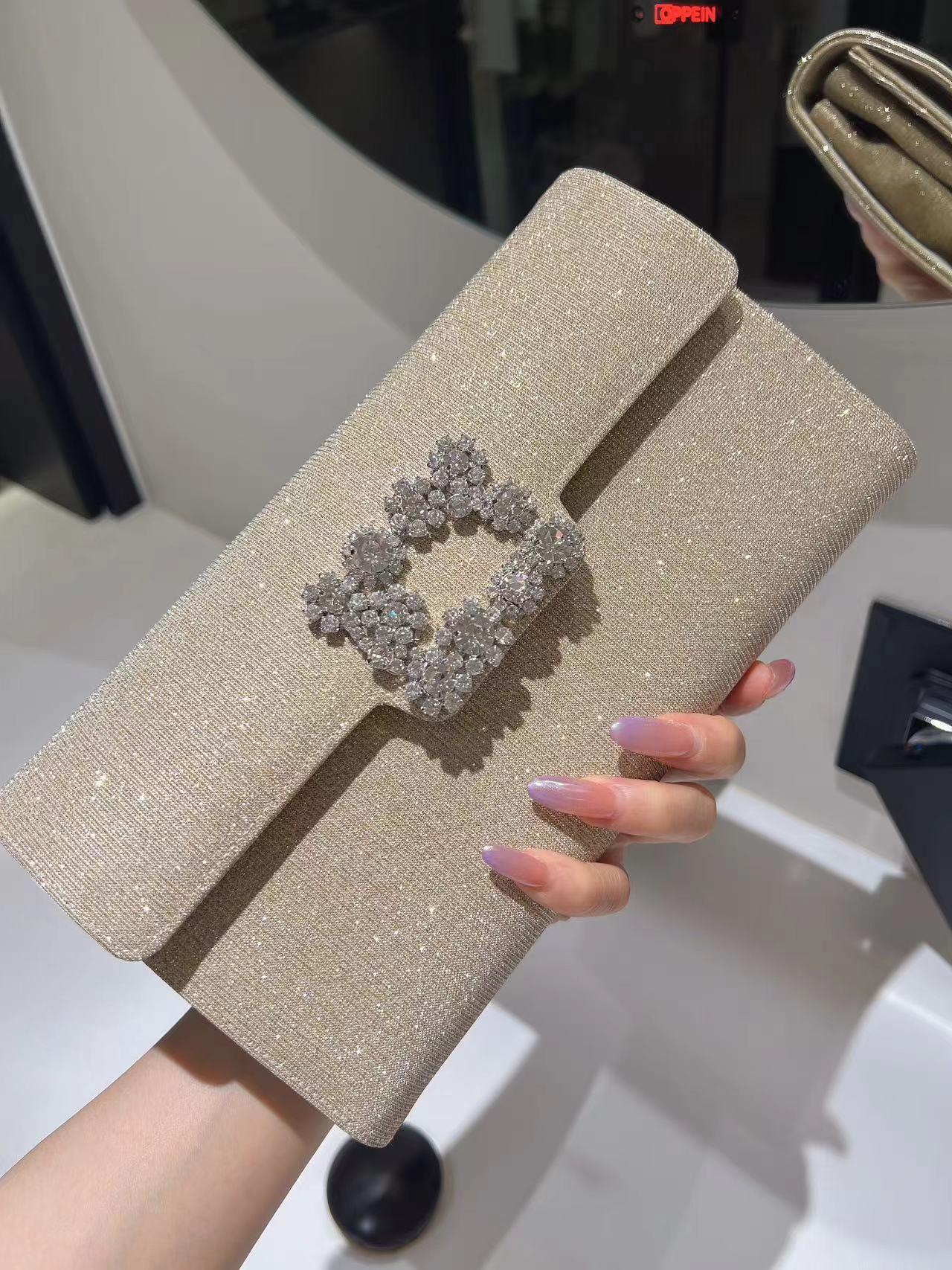 Silver Glitter Evening Clutch with Crystal Logo and Chain Strap - Sparkly Envelope Purse for Wedding, Prom, Party - Elegant Shimmer Crossbody Handbag for Women