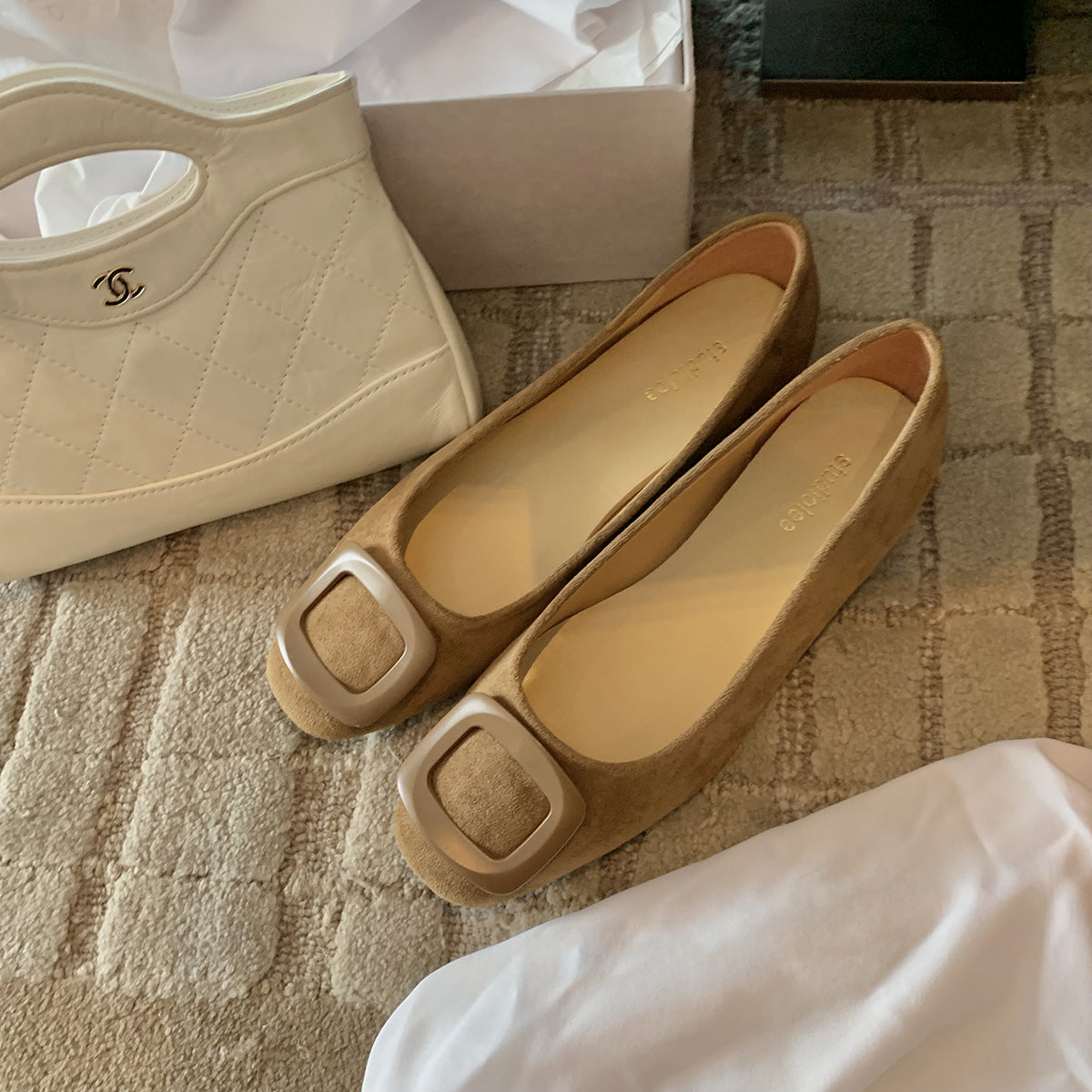 Ballerine scamosciate a punta quadrata con fibbia quadrata | Ballerine slip-on da donna