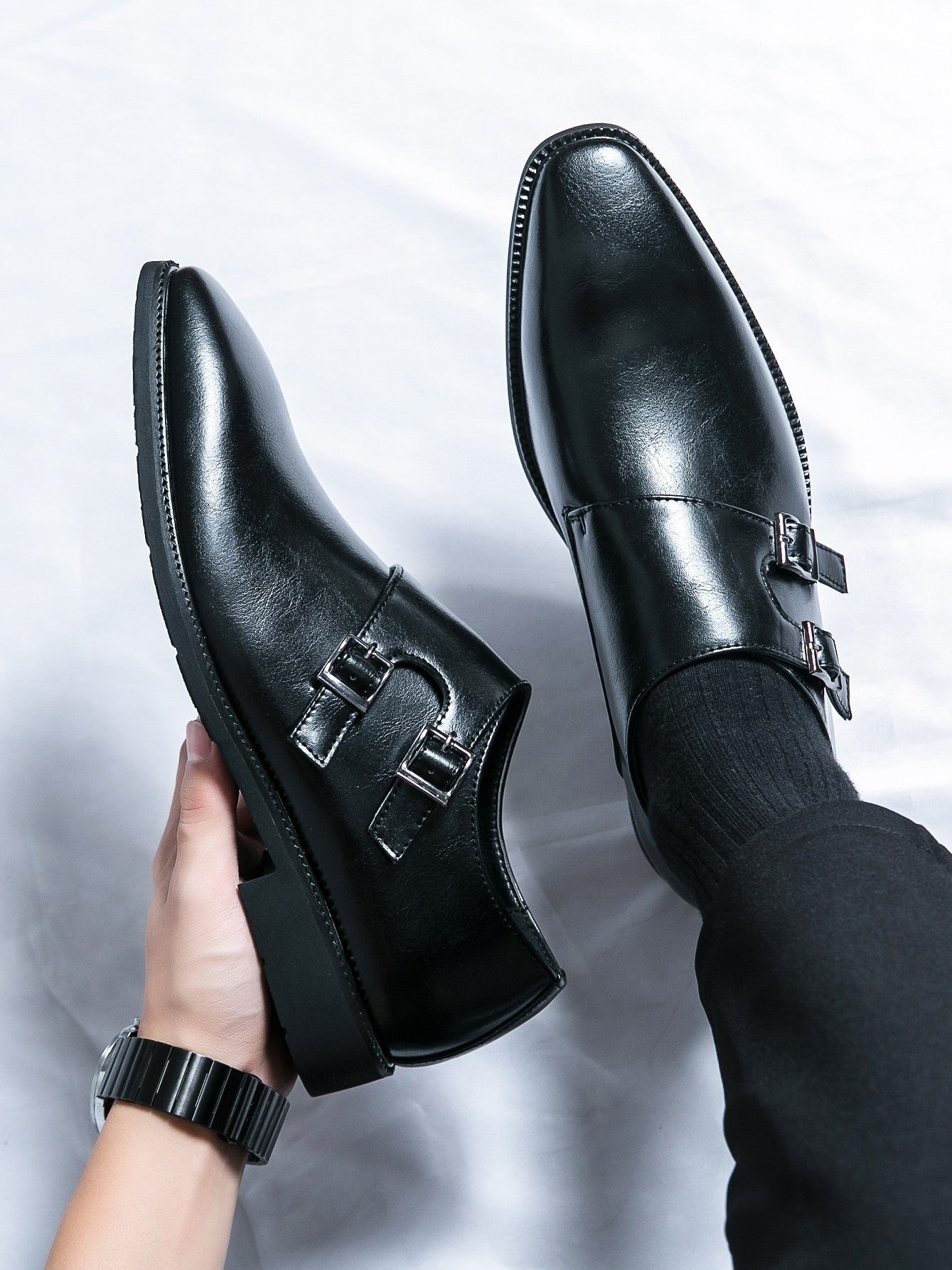 Hellbraune Herren-Schuhe mit Doppel-Monk-Riemen | Luxuriöse, polierte Lederschuhe mit spitzer Zehenpartie und Schnalle 