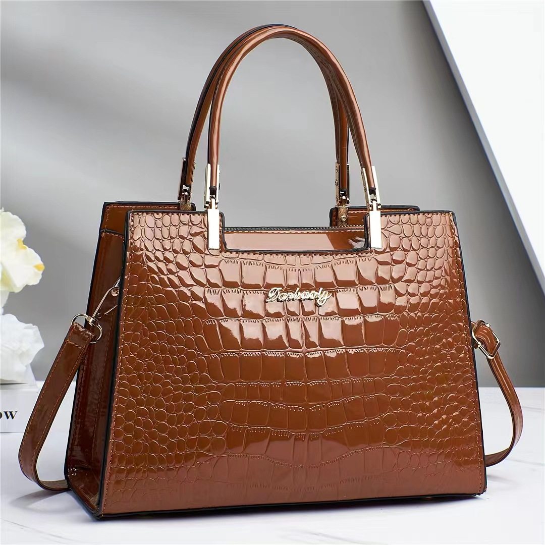 Weiße Handtasche mit Krokodilprägung – Strukturierte Tragetasche mit goldfarbenen Beschlägen | Elegante Schultertasche mit Krokodilmuster und zwei Tragegriffen 