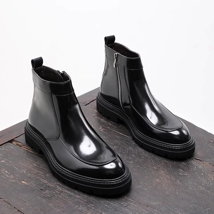 Schwarze Chelsea-Stiefeletten aus hochglänzendem Leder für Herren | Luxuriöse Slip-On-Stiefel mit griffiger Profilsohle 