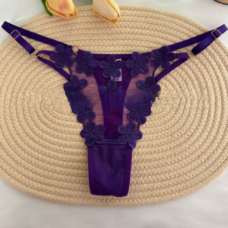 Perizoma da donna in rete con applicazioni floreali 3D rosse - Lingerie perizoma trasparente con cinturino regolabile e dettagli floreali