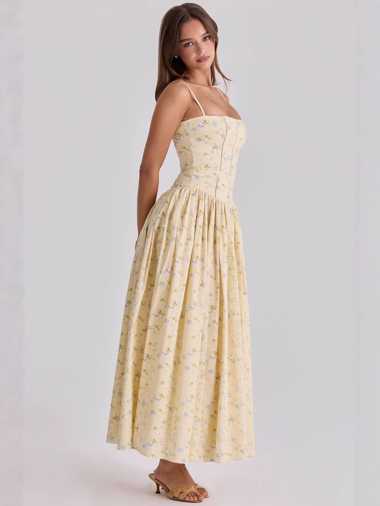 Damen Gelbes Blumen-Maxikleid mit Korsett - Spaghettiträger-Bustier mit gerafftem, voluminösem Rock - Sommerkleid mit zartem Blumenmuster im Cottagecore-Stil für Hochzeitsgäste, Gartenpartys & Urlaub