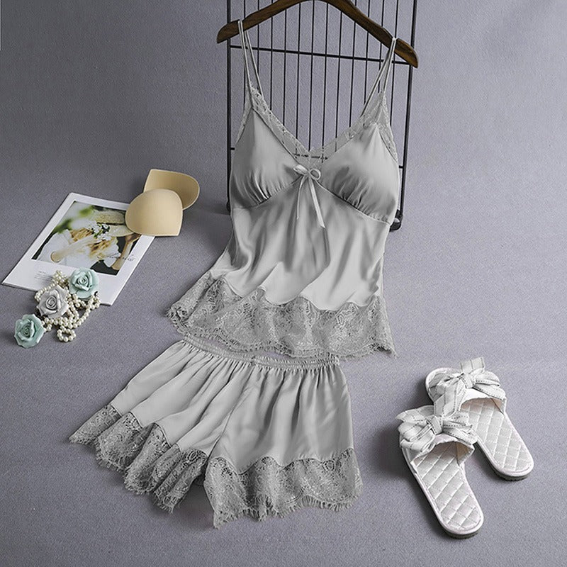 Pigiama da donna in raso malva con stampa cuori bianchi, canotta e pantaloncini con pizzo - Completo da notte in seta a 2 pezzi
