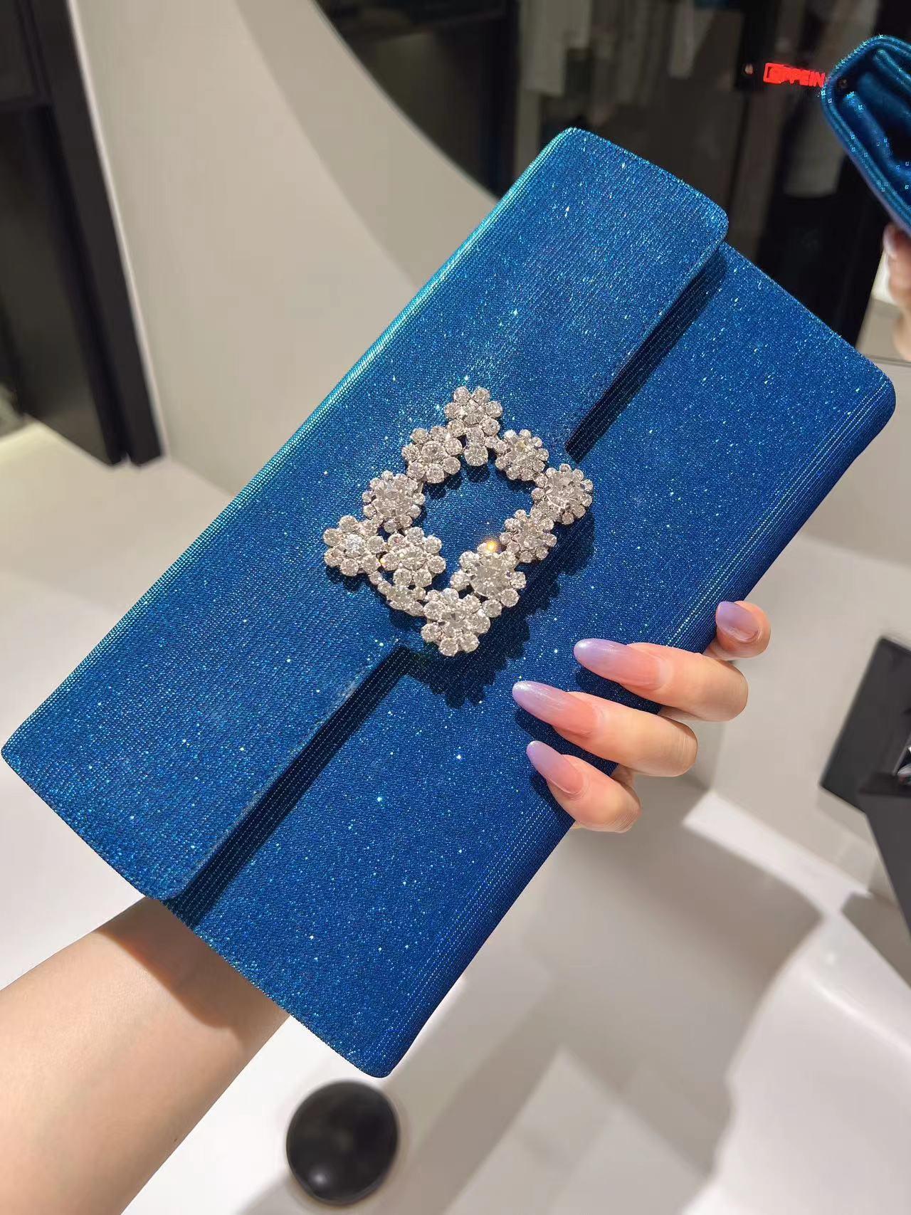 Silver Glitter Evening Clutch with Crystal Logo and Chain Strap - Sparkly Envelope Purse for Wedding, Prom, Party - Elegant Shimmer Crossbody Handbag for Women