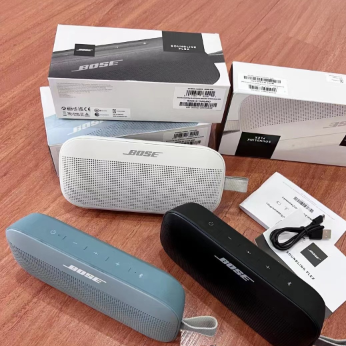 مكبر صوت بلوتوث محمول من Bose، لاسلكي، مقاوم للماء، تصميم صغير الحجم، حزام حمل، صوت ستيريو قوي، صوت جهير عميق، خيارات ألوان: أبيض وأزرق، مناسب للاستخدام الداخلي والخارجي، للسفر، الشاطئ، التخييم، متوافق مع أجهزة iPhone وAndroid 