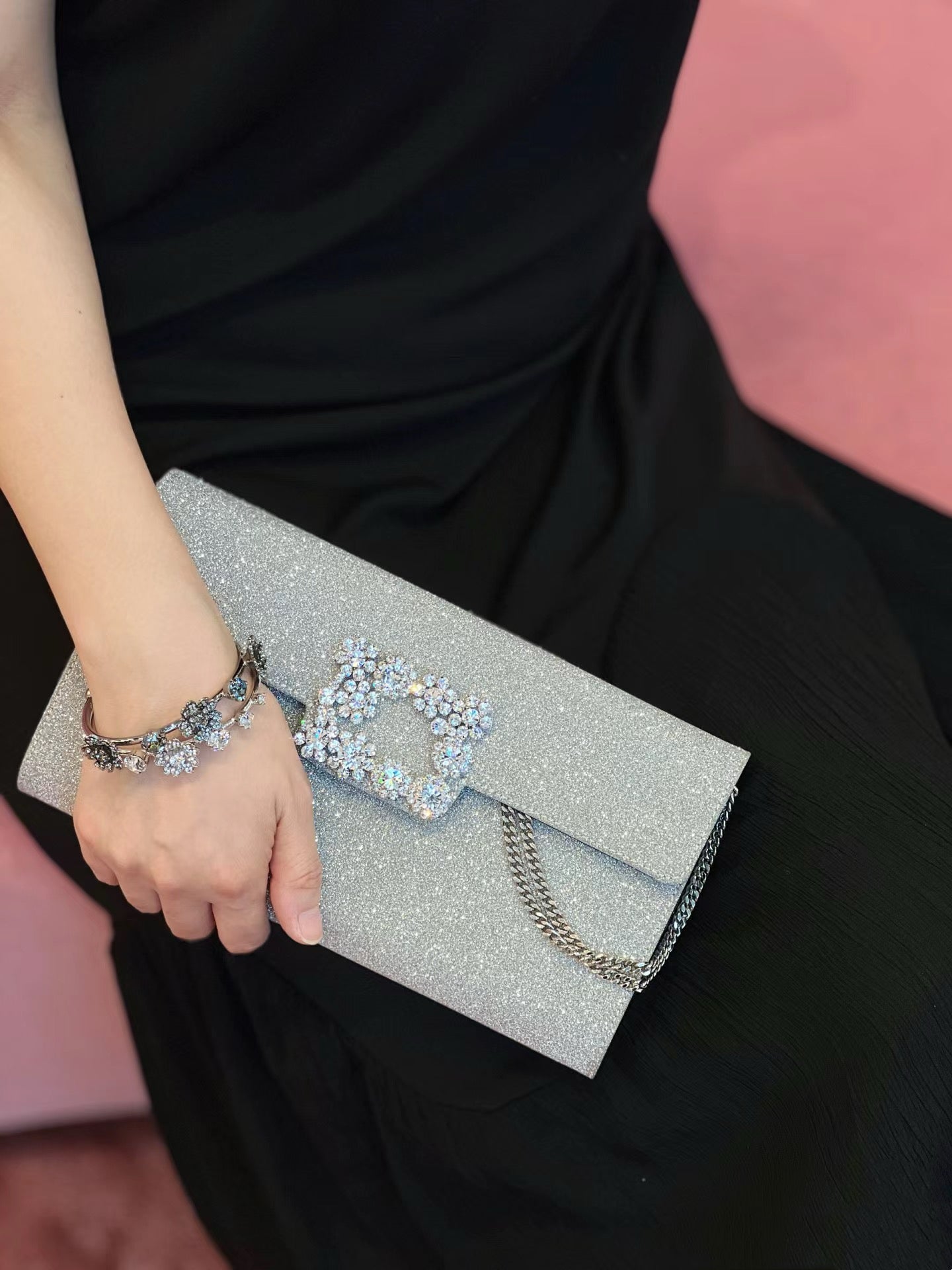 Silver Glitter Evening Clutch with Crystal Logo and Chain Strap - Sparkly Envelope Purse for Wedding, Prom, Party - Elegant Shimmer Crossbody Handbag for Women