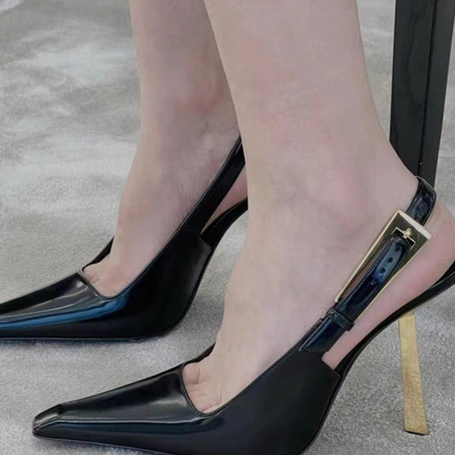 حذاء بكعب عالٍ رفيع من الجلد الأسود اللامع مع إبزيم ذهبي | حذاء نسائي فاخر بكعب مدبب 