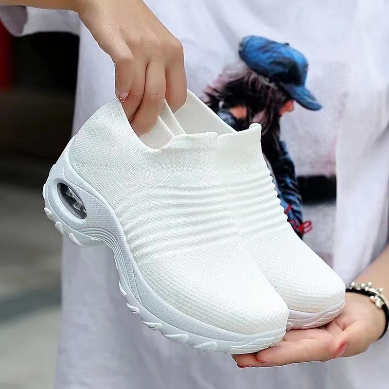 Schwarze Damen-Plateau-Sneaker zum Hineinschlüpfen | Sockenschuhe mit Luftpolsterung | Strick-Mesh-Schuhe mit dicker Sohle 