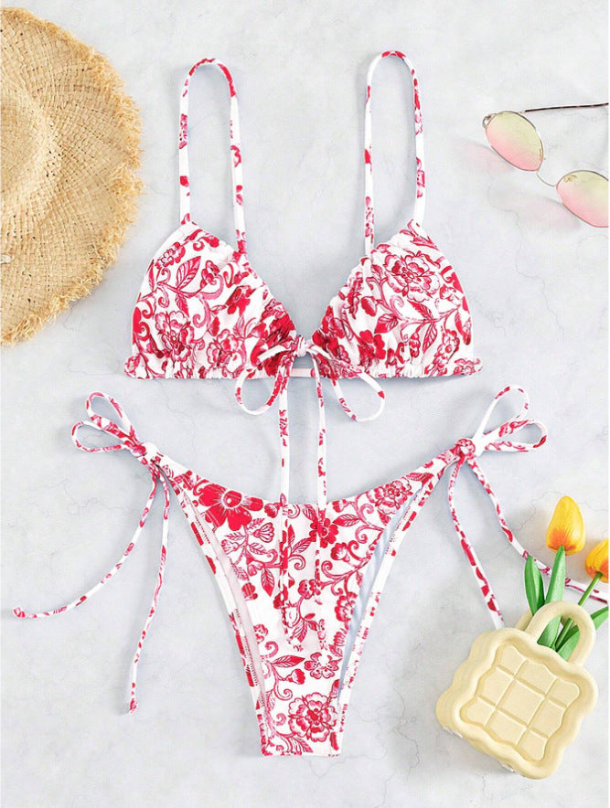 Set bikini con stampa floreale in porcellana, top con allacciatura frontale e slip perizoma con laccetti laterali, costume da bagno da donna multicolore chinoiserie, costume da bagno boho orientale da spiaggia, costume da bagno due pezzi rosso blu verde