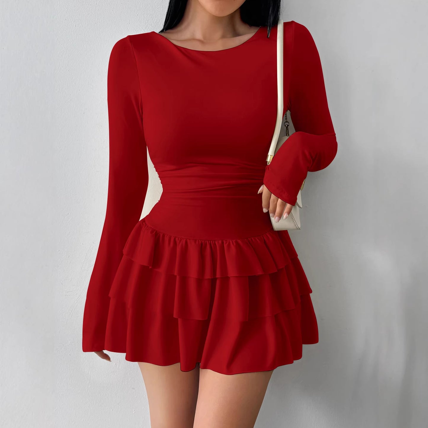 Schwarzes Langarm-Oberteil mit Raffungen und gestuftem Rüschen-Minirock-Set | Zweiteiliges Damen-Outfit | Bodycon Partykleid Co-ord | Elegantes Ausgeh-Outfit