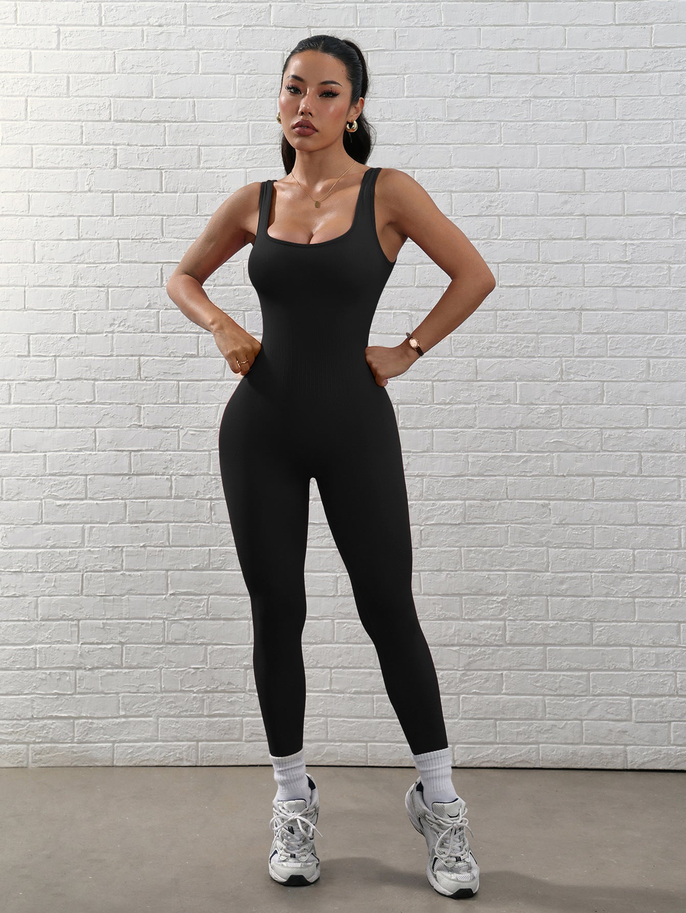 Tuta atletica nera senza cuciture | Unitard a collo a U senza maniche aderente | Tuta intera da donna per allenamento in palestra