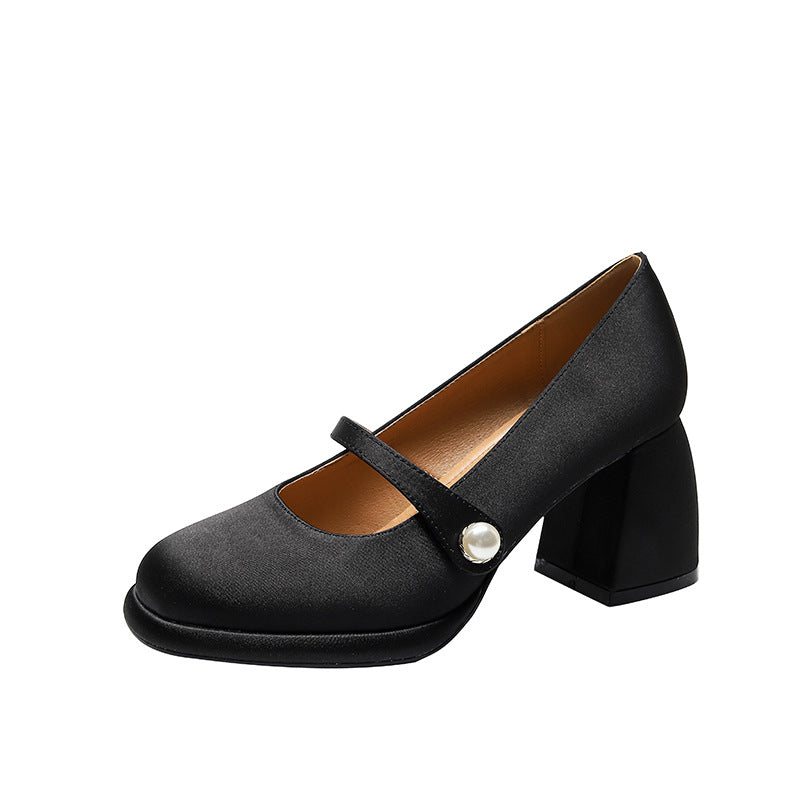 أحذية ماري جين بكعب عريض وإبزيم لؤلؤي من الساتان بلون الشمبانيا | أحذية نسائية بكعب عريض منحوت ومقدمة مستديرة | أحذية زفاف أنيقة 