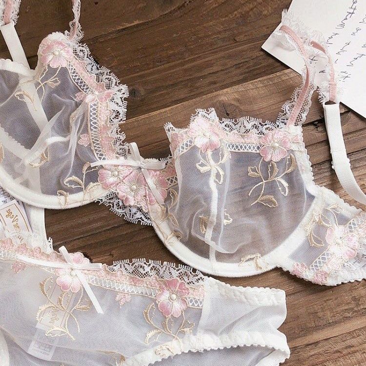 Women's Black Floral Embroidered Lace Bra and Panty Set Sexy See-Through Mesh Underwire Push Up Lingerie Set