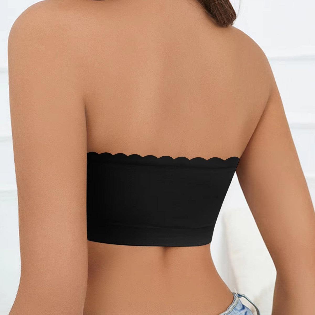 Women's Black Seamless Strapless Bandeau Bra with Scallop Edge Top Trim, Wireless Tube Bra for Everyday Wear