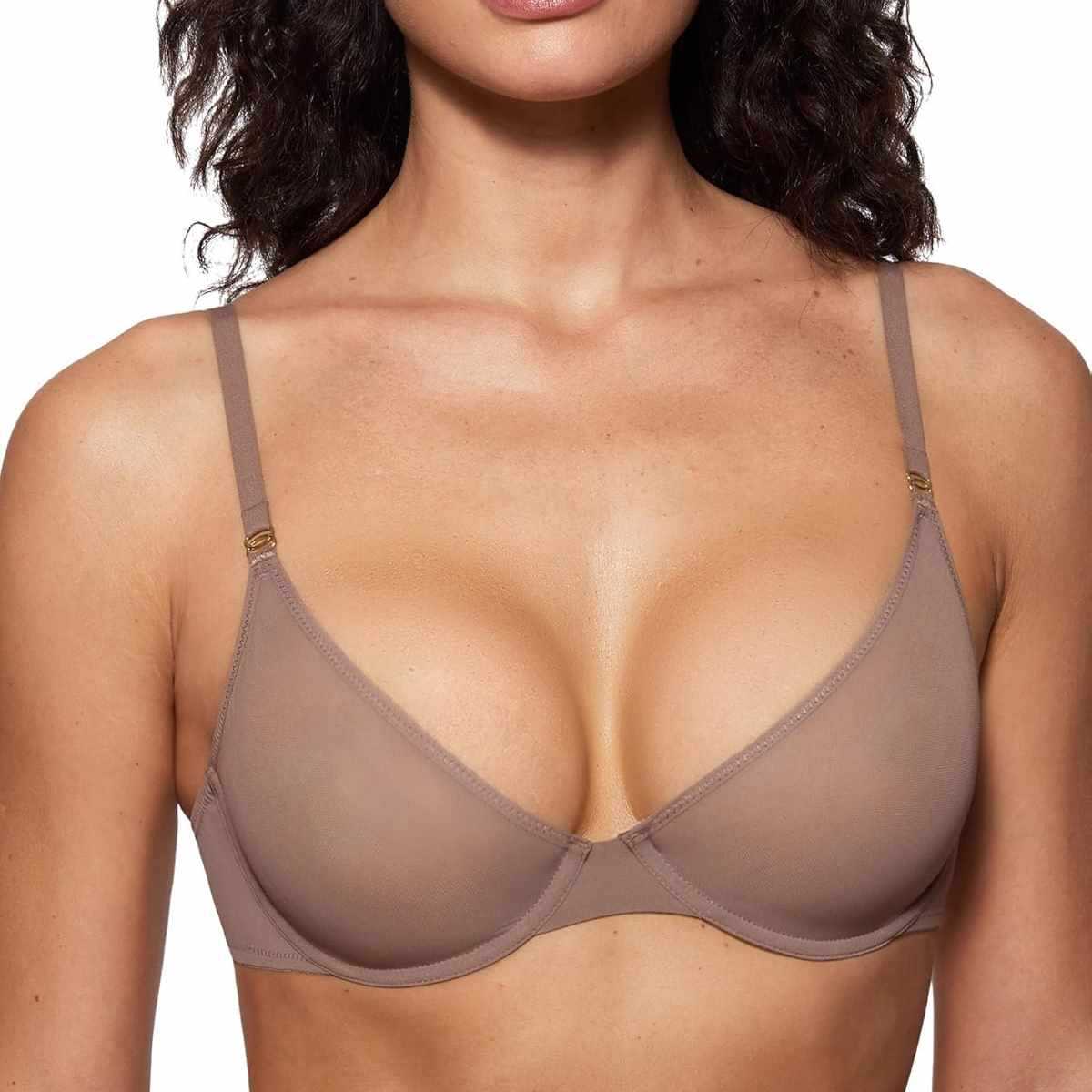 Damen Push-up-BH in Mokka mit tiefem Dekolleté, dünnen verstellbaren Trägern, goldfarbenen Beschlägen und glatten, vorgeformten Cups