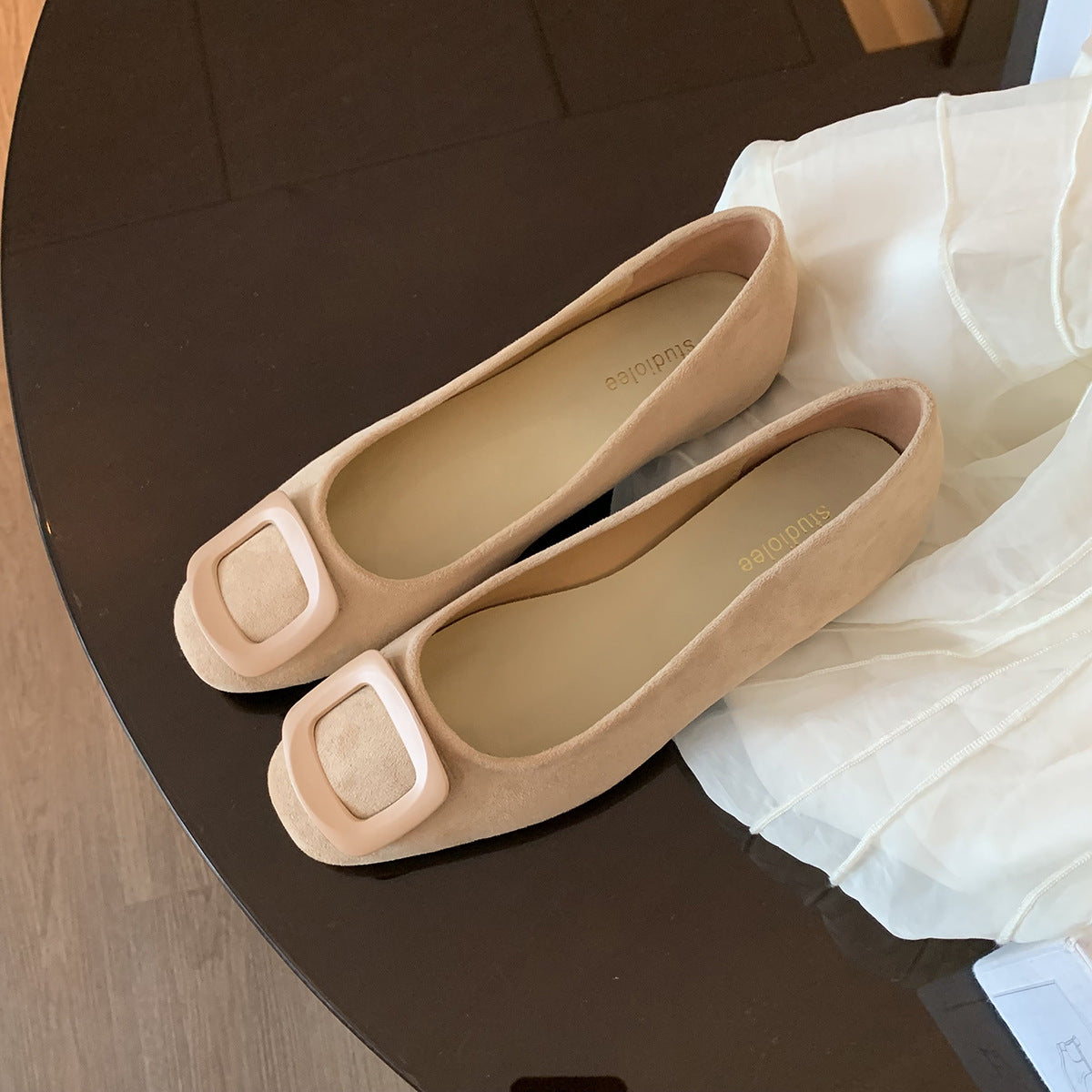 Ballerine scamosciate a punta quadrata con fibbia quadrata | Ballerine slip-on da donna