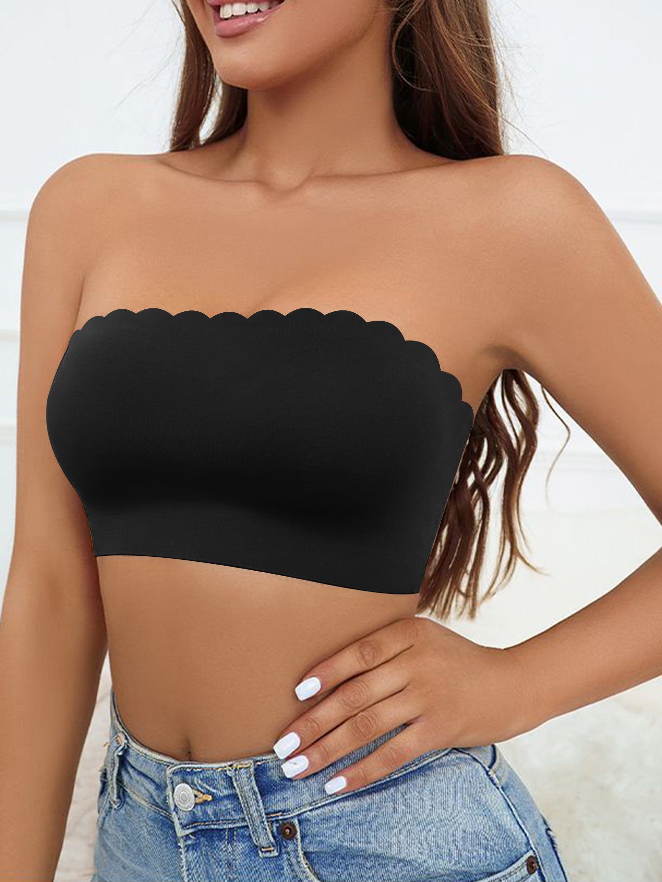 Women's Black Seamless Strapless Bandeau Bra with Scallop Edge Top Trim, Wireless Tube Bra for Everyday Wear